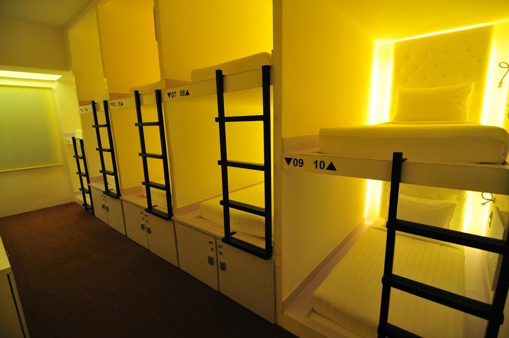 جاكرتا Capsule Hostel Old Batavia الغرفة الصورة